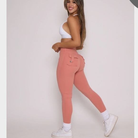 PCHEE BUM Scrunch Pocket Legging Coral M - Picture 1 of 4